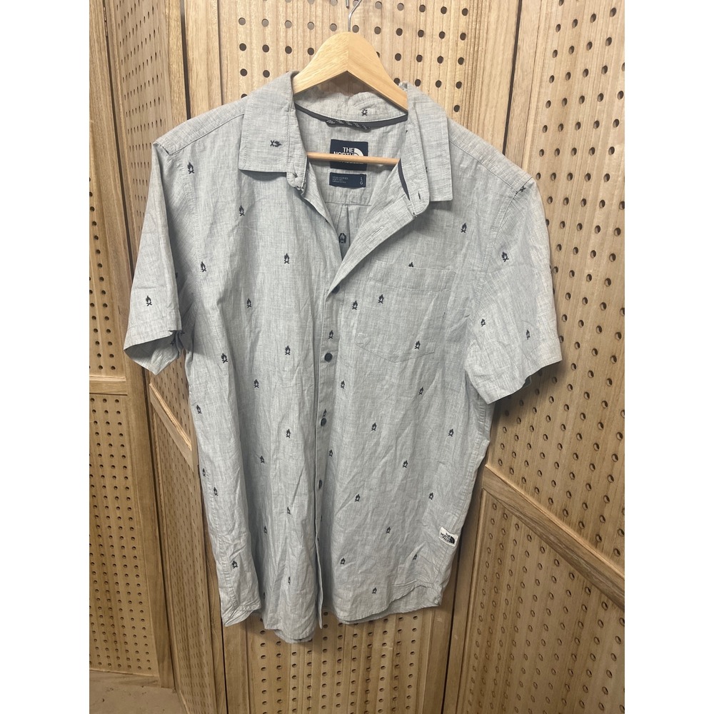 The North Face Mens Grey Campfire Embroidered Short Sleeve Button Down Shirt L